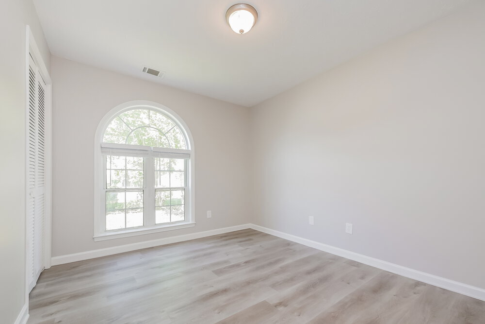 Building Photo - 260 Landing Dr