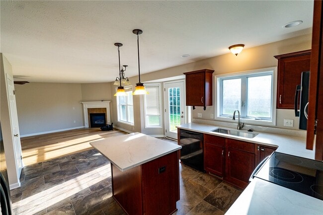 Building Photo - 649 Kayloc Cir