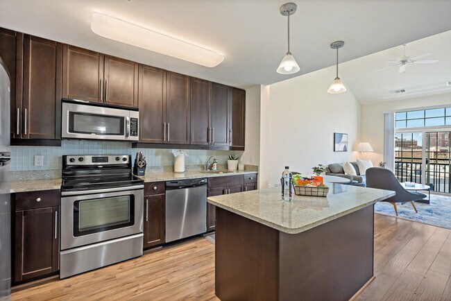 Building Photo - 1800 Diagonal Rd