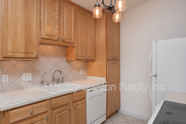 Building Photo - 2300 W Michigan Ave