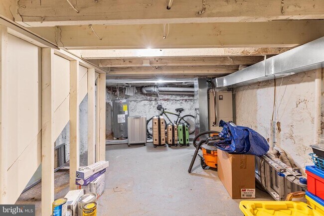 Building Photo - 2611 Almond St