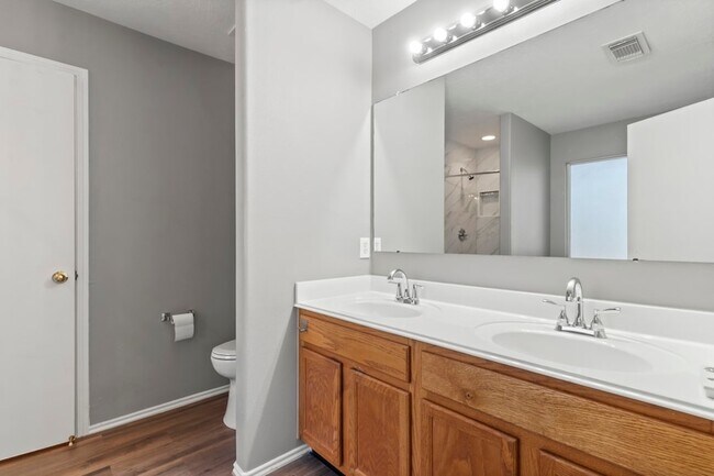 Building Photo - 10507 Sutter Glen Ln