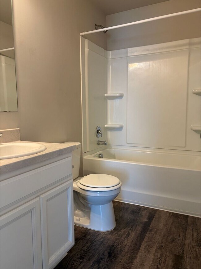 Building Photo - 401 Woodland Trl
