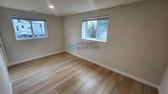 Building Photo - 2631 W Dell Dr