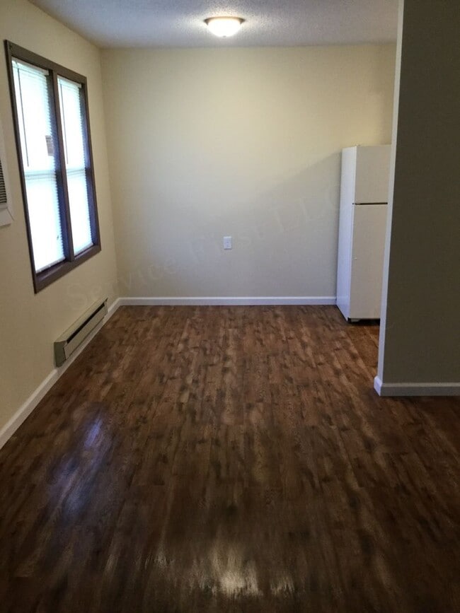 Building Photo - Calhoun Village Apartments