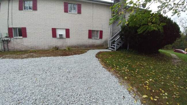 Building Photo - 10 Snow Plow Trl