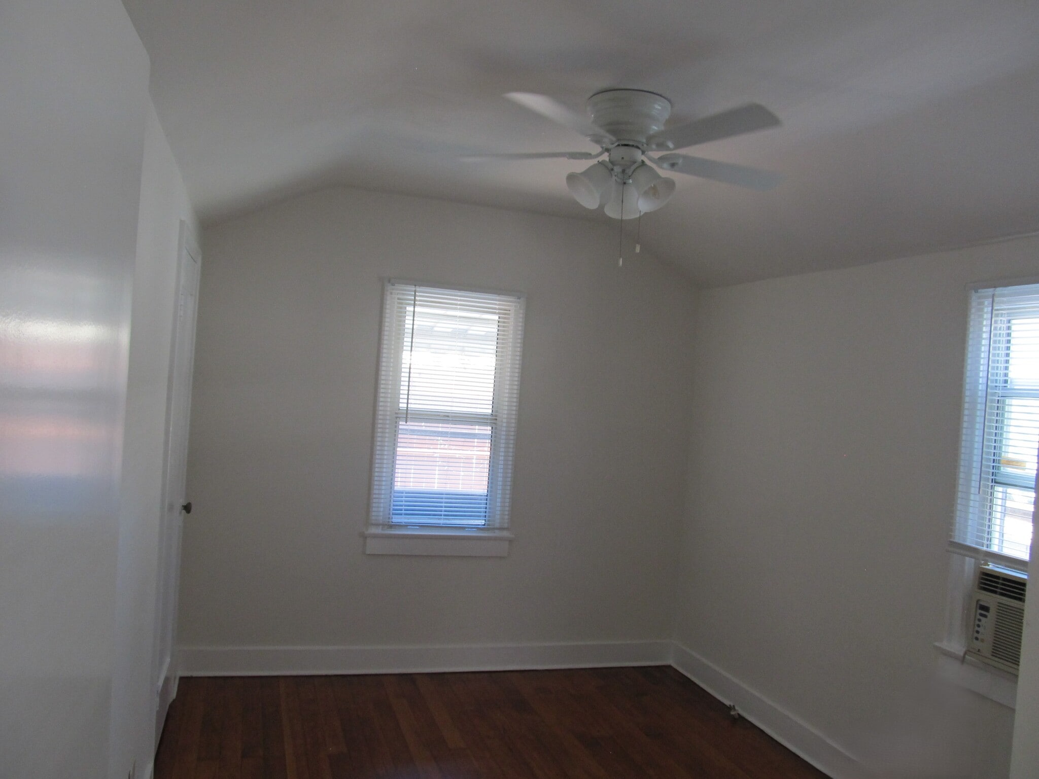 Building Photo - 11217 La Maida St
