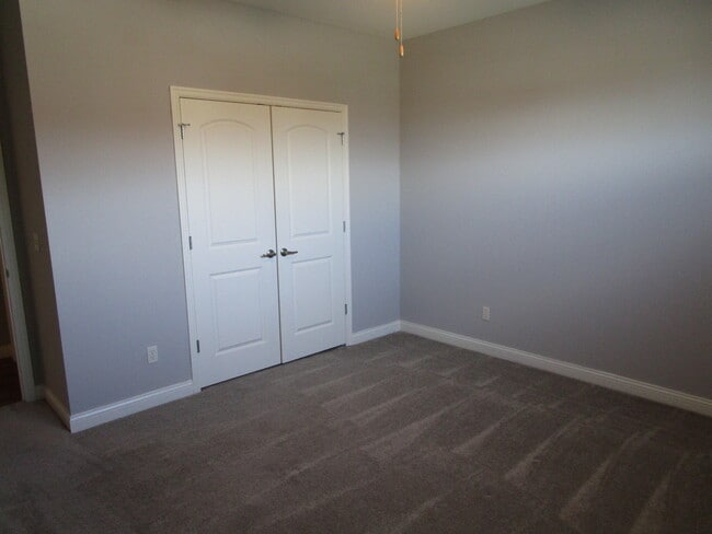 Building Photo - 2420 Boulder Springs Dr