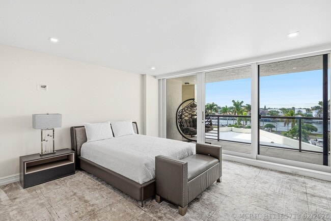 Building Photo - 2727 S Ocean Blvd
