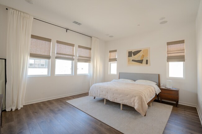 Principal Room - 26939 Goldfinch Ln