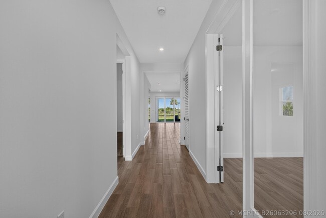 Building Photo - 13621 SW Bally Dr