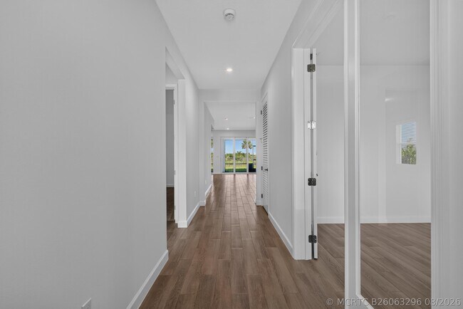 Building Photo - 13621 SW Bally Dr