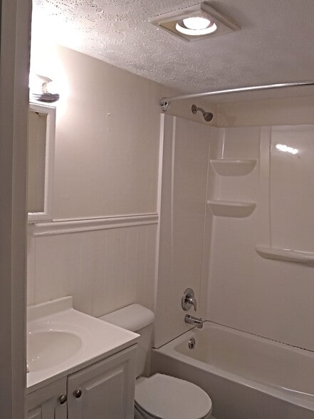 Building Photo - 6062 Donna-Jay Dr