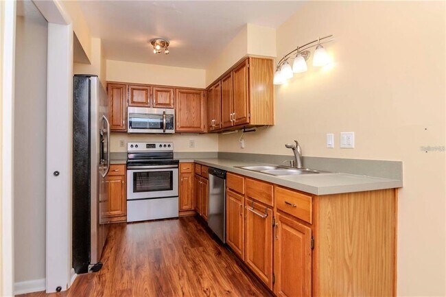 Building Photo - 8737 Bardmoor Pl