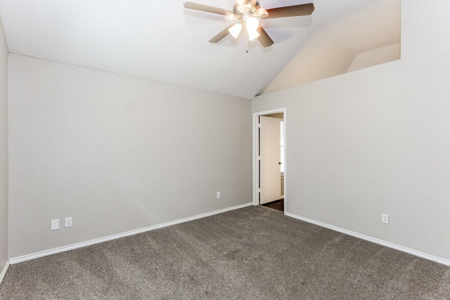 Building Photo - 1503 Waxwing Ct