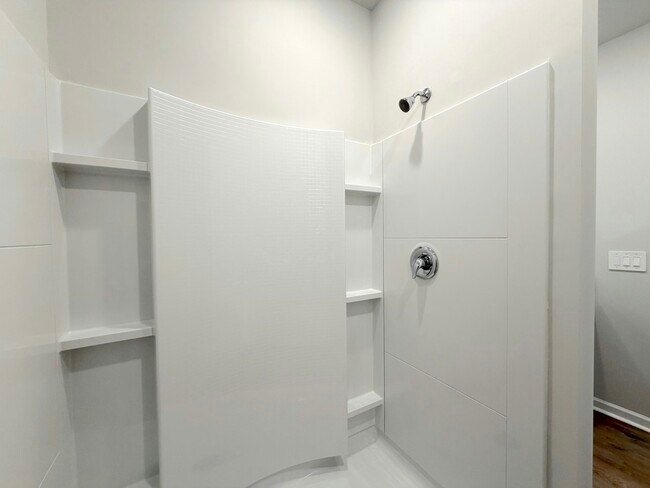 Building Photo - 155 Challenger Way