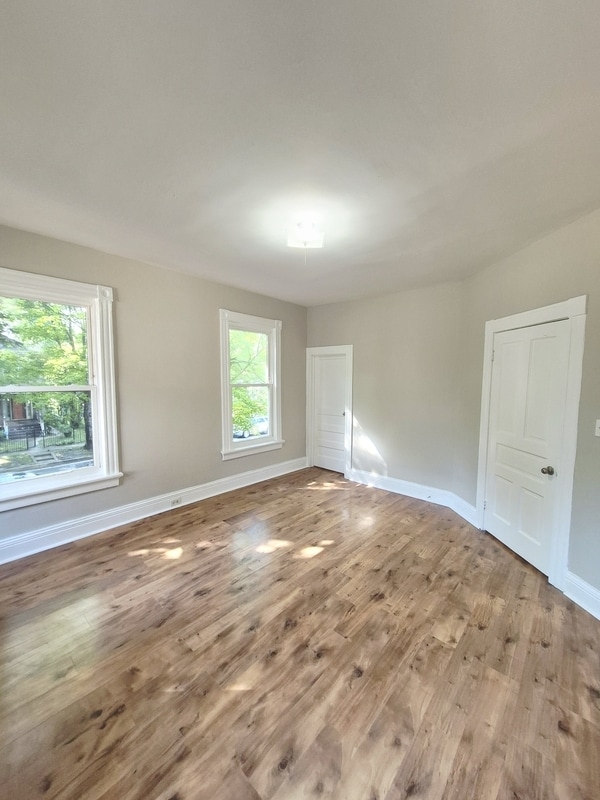 Building Photo - 3209 3rd Ave