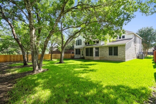 Building Photo - 10724 Thoroughbred Dr
