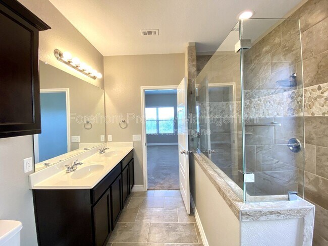 Building Photo - 1206 Ranch Falls