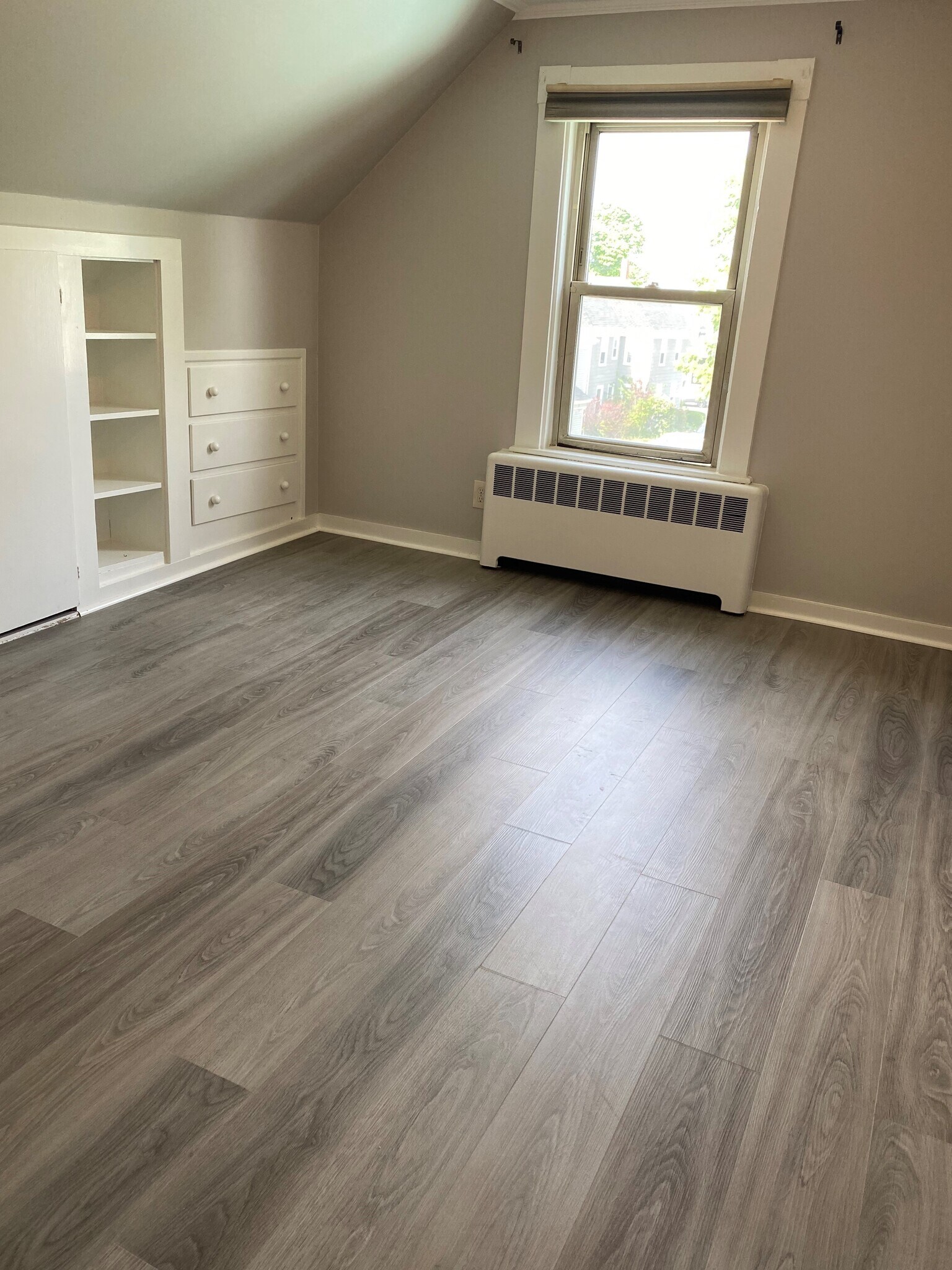 Bedroom or Living Rm - 36 Stone St