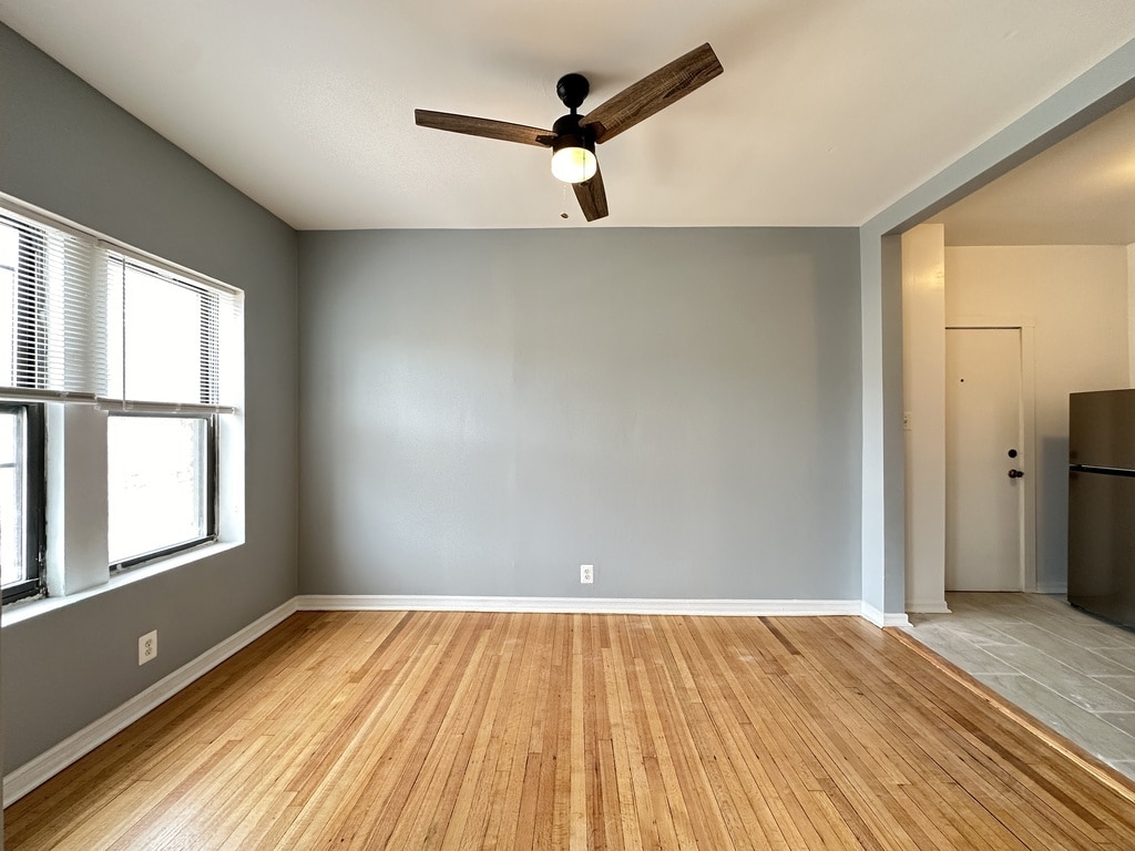 Building Photo - 1319 W Estes Ave