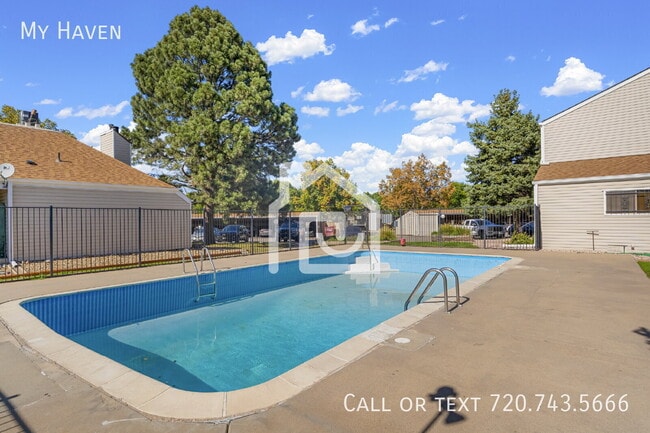 Building Photo - 2618 S Xanadu Way