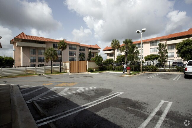 Building Photo - Coral Park Apartments