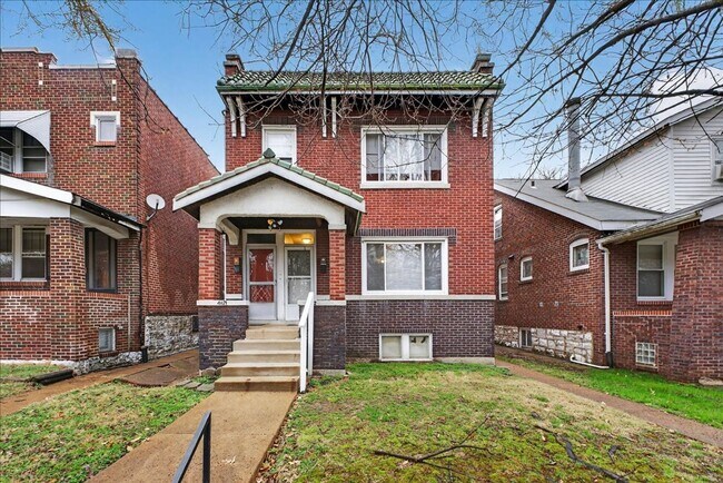 Building Photo - 4621 Quincy St