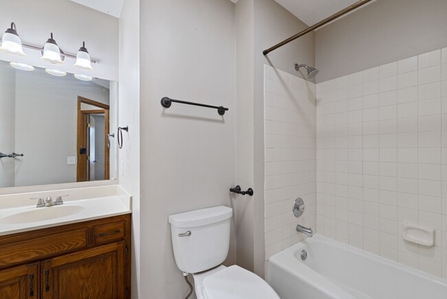 Building Photo - 1711 Slater Ln