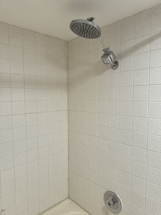 Secondary shower (Is being redone will be ready for move int) - 2700 Cahuenga Blvd E