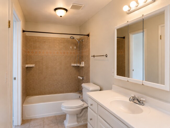Building Photo - 419 Alvarado Ave