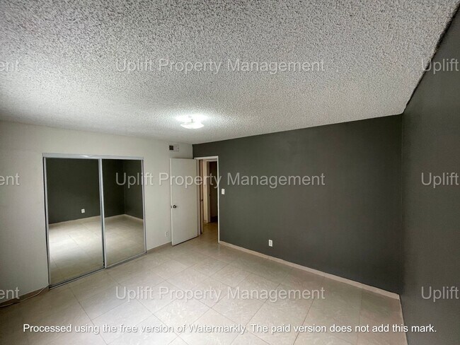 Building Photo - 6811 Alvarado Rd