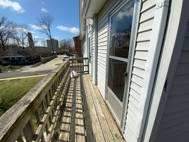 Building Photo - 1400 Bass Ave