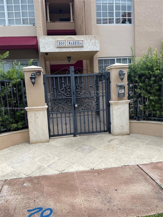 Building Photo - 300 Madeira Ave