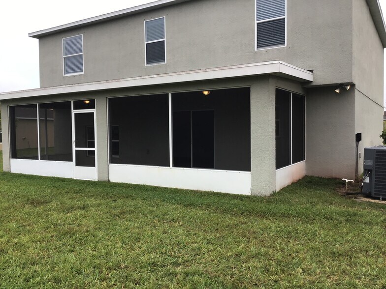 Building Photo - 5449 NW Wisk Fern Cir