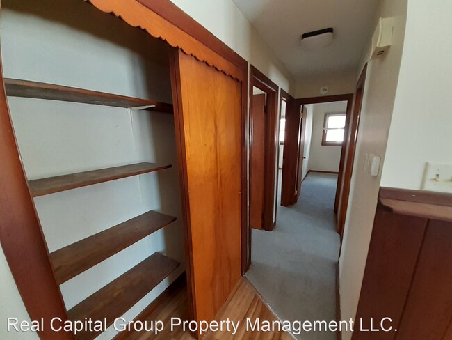 Building Photo - 3 br, 1 bath House - 25 Clinton St