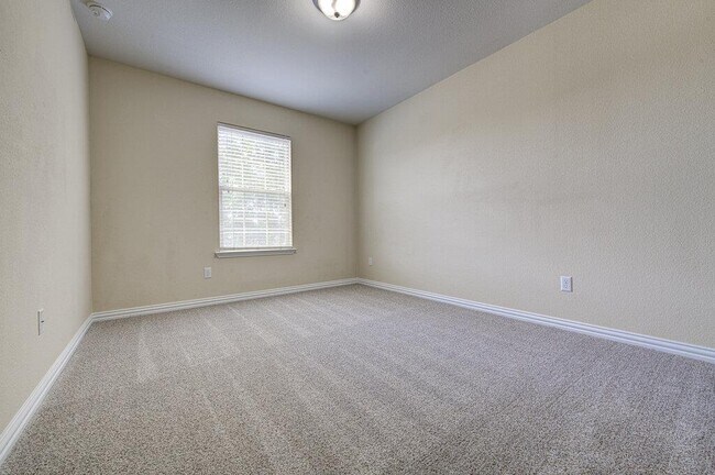 Building Photo - 1400 Middlefield Ct