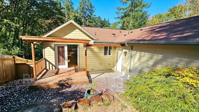 Building Photo - 1330 Corbet Dr