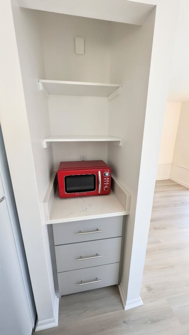 Building Photo - Annual fully remodeled unfurnished spacious 3/2 duplex in Bradenton.