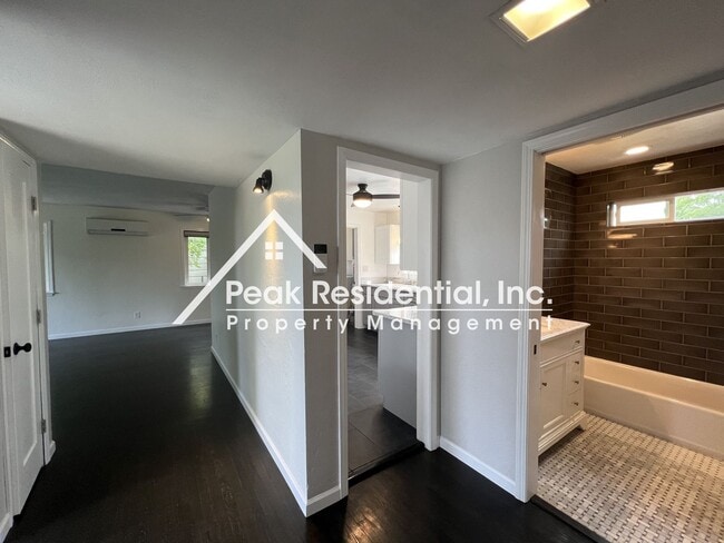 Building Photo - 505 Sutter St