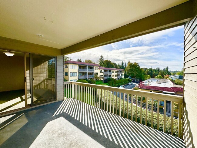 Building Photo - 2bd/2ba Kirkland Condo