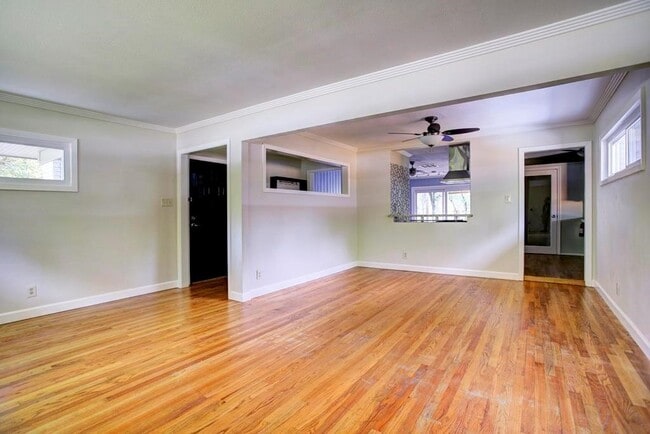 Building Photo - 4415 Merwin St