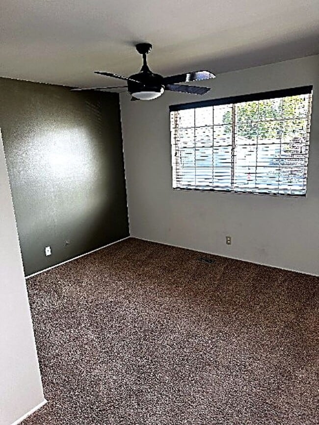 Building Photo - Beautifully Updated Two-Story Home in Sandy — Mountain Views & Big Backyard!