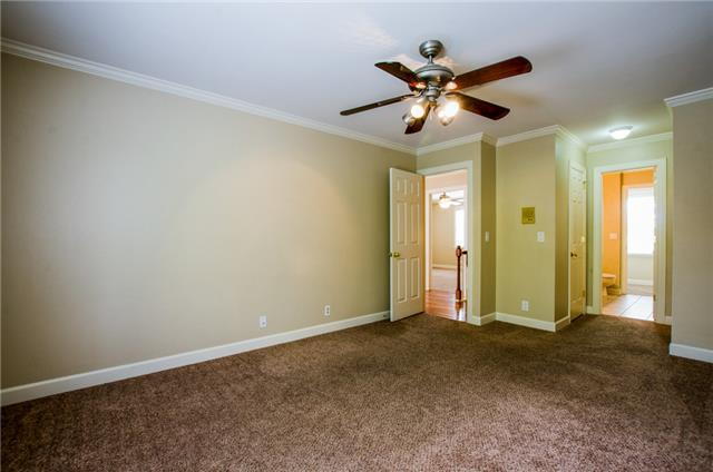 Building Photo - 3BR/2BA TOWNHOME NEAR DOWNTOWN FRANKLIN! WALK TO THE PARK.