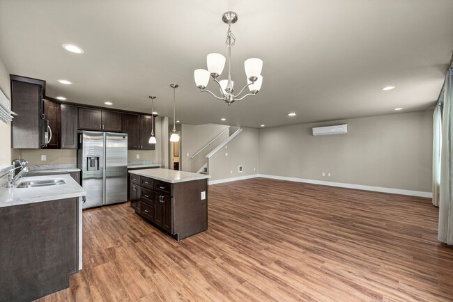 Building Photo - Modern 4-Bed Tacoma Home | Energy Efficien...
