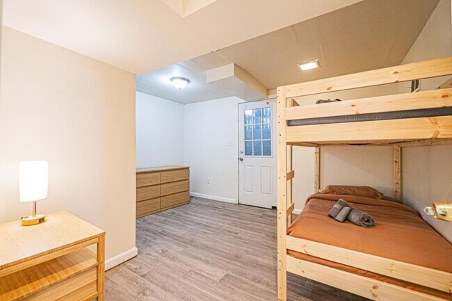 Building Photo - 8411 Potomac Ave