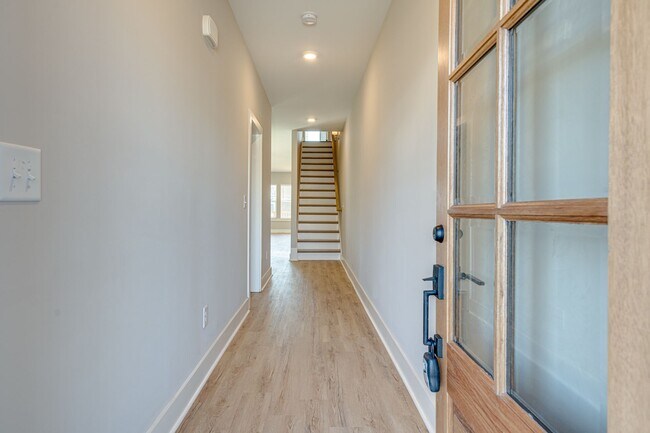 Building Photo - 4 Bedroom Rental in The Nations!