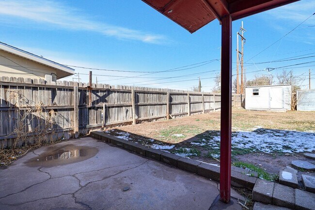 Building Photo - 1807 Doran Dr