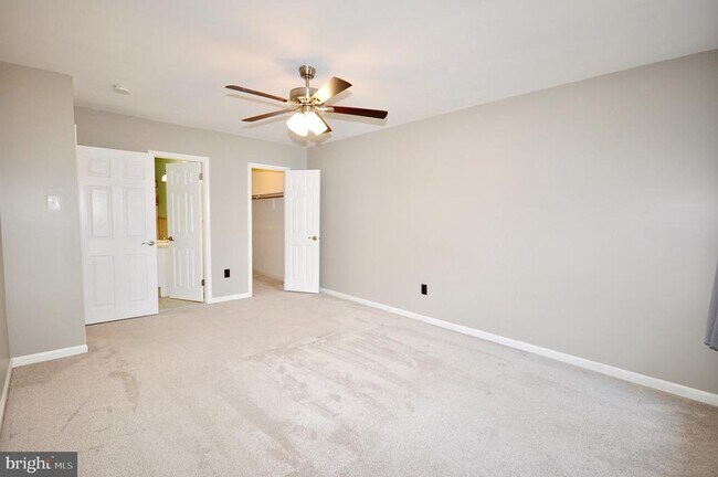 Building Photo - 6 Aspen Way