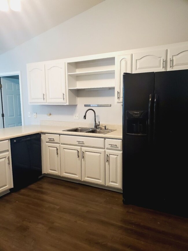 Building Photo - Well cared for 3 Bedroom, 2 Bath Home in Copperfield Subdivision in Pace.